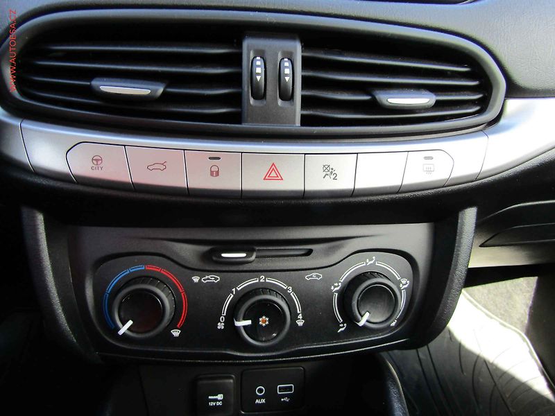 Fiat Tipo (2018) 1.0T, ČR, AC, tempo - fotka 13 z 17