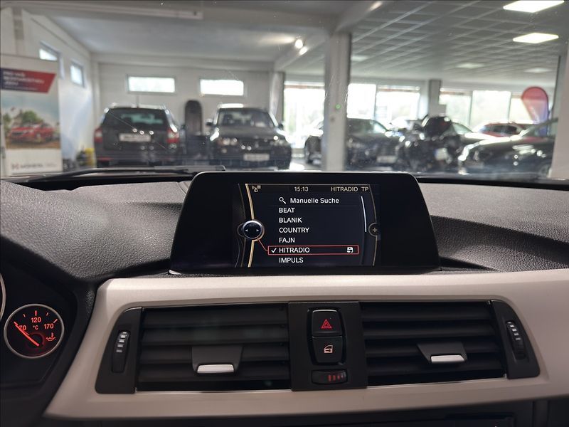 BMW Řada 3 2,0   320i 135KW BI-XEN KŮŽE T - fotka 15 z 46