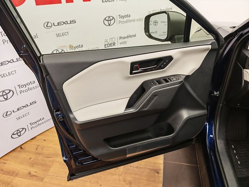 Toyota RAV4 2.5 Hybrid e-CVT 4x4 Executive - fotka 21 z 43