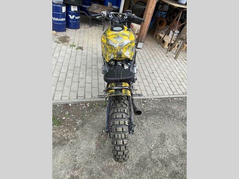 Svět Šíleného Maxe ožívá pod rukama umělce z východních Čech.