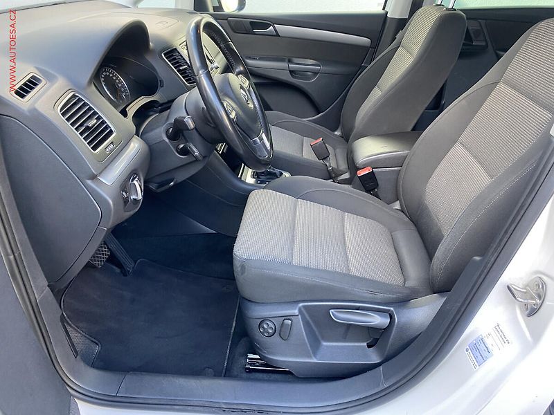 Volkswagen Sharan (2014) 2.0 TDi, Comfortline, DSG - fotka 10 z 21