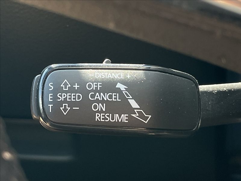 Škoda Superb 2,0 TDI Combi Sportline DCC - fotka 11 z 24
