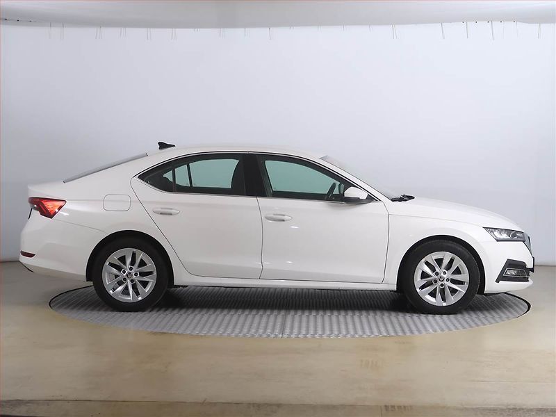 Škoda Octavia (2021) Ambition 2.0 TDI, Automat, ČR - fotka 6 z 20