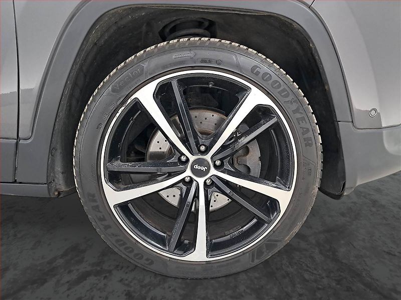 Jeep Cherokee (2016) 2.2 MultiJet, 4X4, Automat - fotka 15 z 24