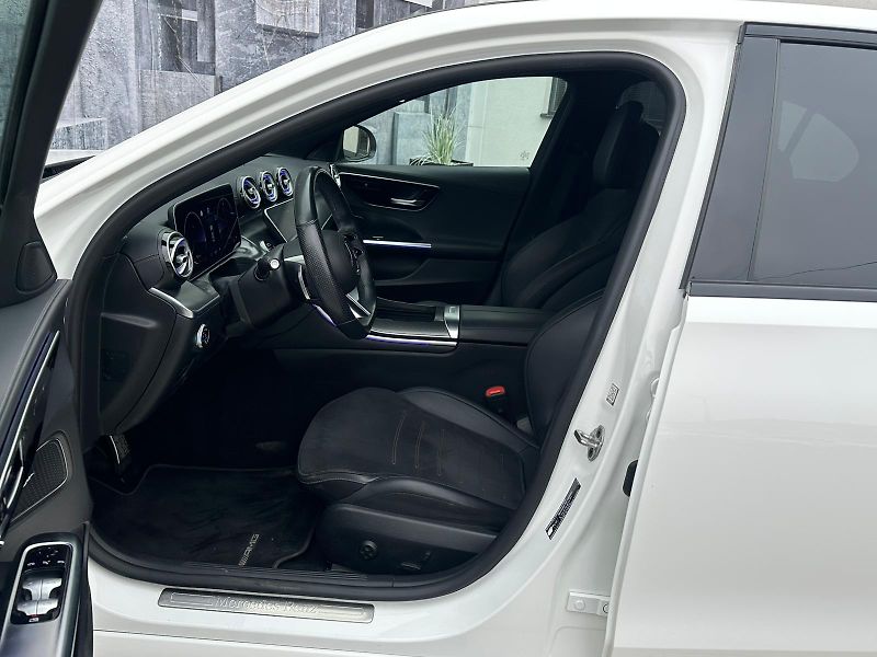 Mercedes-Benz Třídy C (2021) C200, 4MATIC, AMG, DPH - fotka 45 z 47