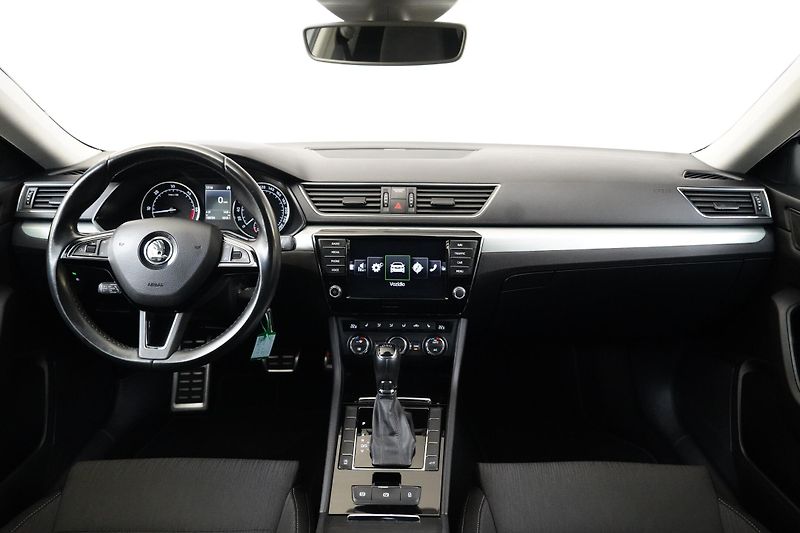 Škoda Superb - fotka 5 z 28