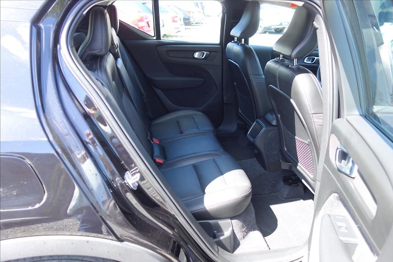 Volvo XC40 2,0 D3 110KW, MANUAL, FWD. - fotka 15 z 37