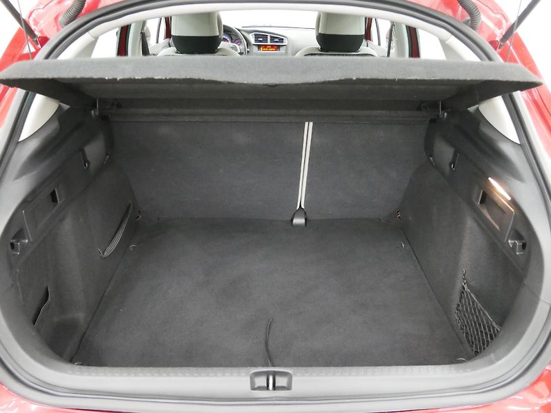 Citroën C4 - fotka 21 z 21