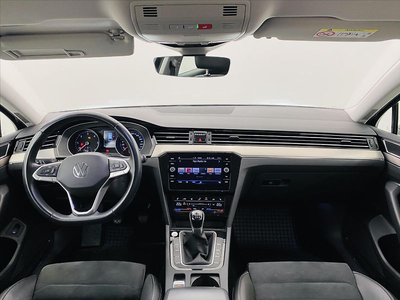 Volkswagen Passat 2,0 TDI 110kW Elegance - fotka 10 z 22