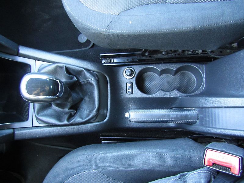Škoda Yeti (2011) 1.6 TDI  77kW NOVÁ SPOJKA - fotka 34 z 37