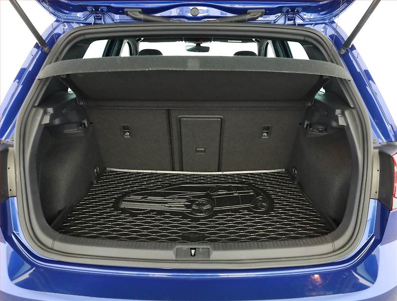 Volkswagen Golf (2019) R-Line 1.5 TSI, Serv.kniha - fotka 15 z 16