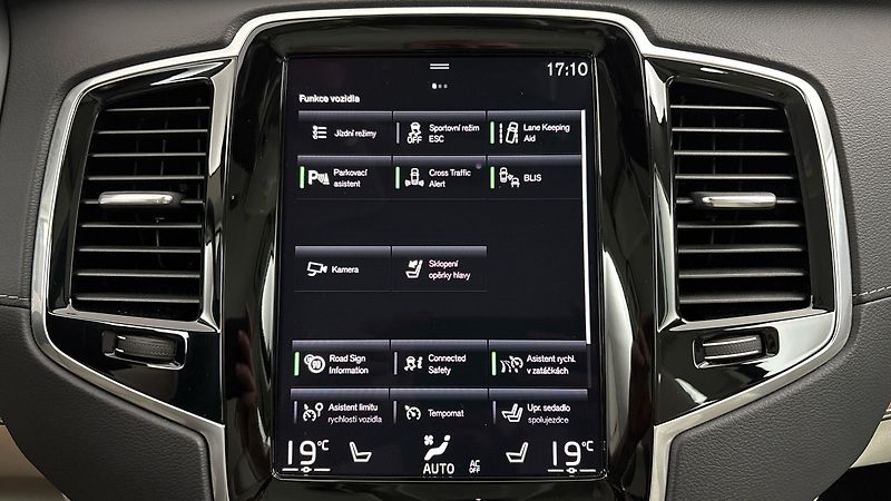 Volvo XC90 2.0 B5 AUT AWD Inscription - fotka 26 z 32