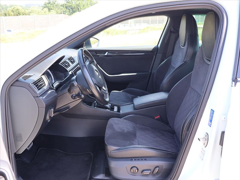 Škoda Superb 1,8 TSI DSG CZ Sportline DCC - fotka 10 z 28