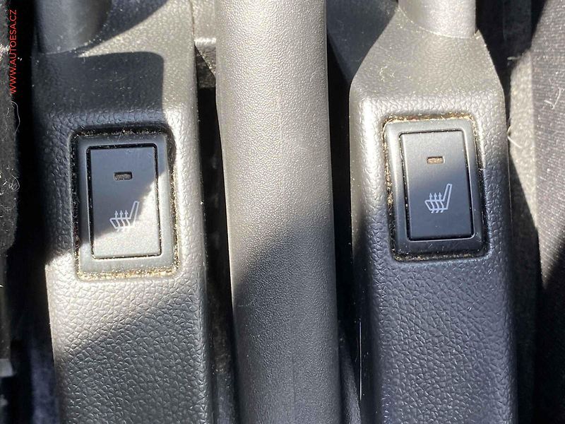 Suzuki Swift (2022) 1.2i HYBRID, Navi, kamera - fotka 15 z 17