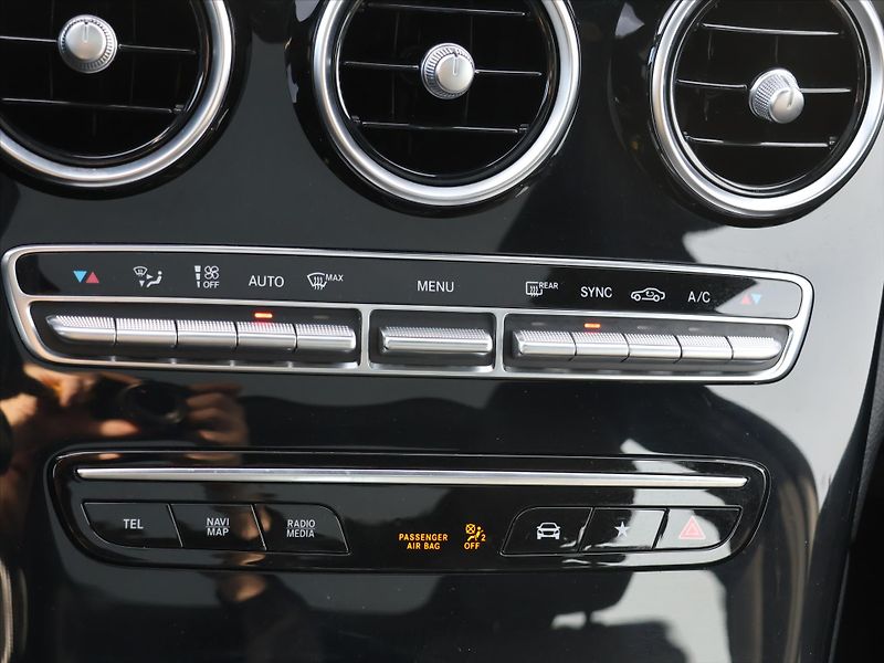 Mercedes-Benz GLC 2,0 300d 180kW 4Matic AMG DPH - fotka 27 z 36