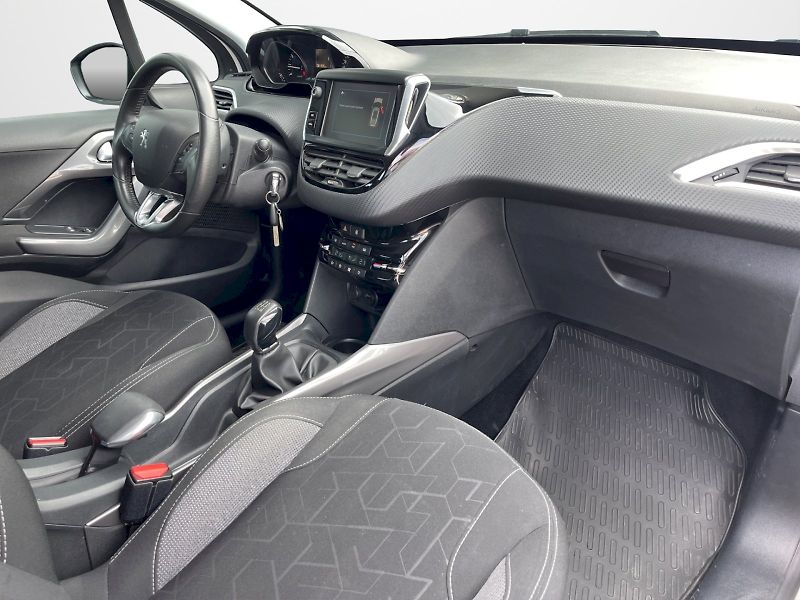 Peugeot 2008 (2018) 1.2i 60 kW PureTech Active - fotka 19 z 33