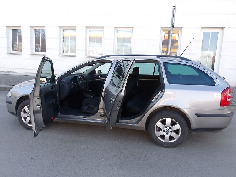 Škoda Octavia 2,0TDi DSG !!! ČR 2.MAJITEL ! - fotka 5 z 43