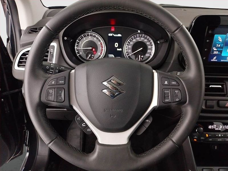 Suzuki SX4 S-Cross (2024) 1.4 BoosterJet - fotka 16 z 19