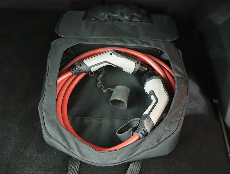 Peugeot 2008 (2021) GT 50 kWh, SoH 87%, Automat - fotka 23 z 23