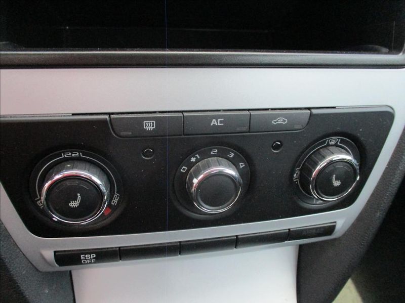 Škoda Octavia 1,4 i, klima,serv.kniha, - fotka 11 z 30