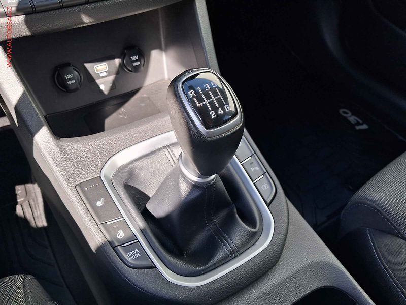 Hyundai i30 (2021) 1.5 T-GDi, 1.maj,ČR, Smart - fotka 15 z 17