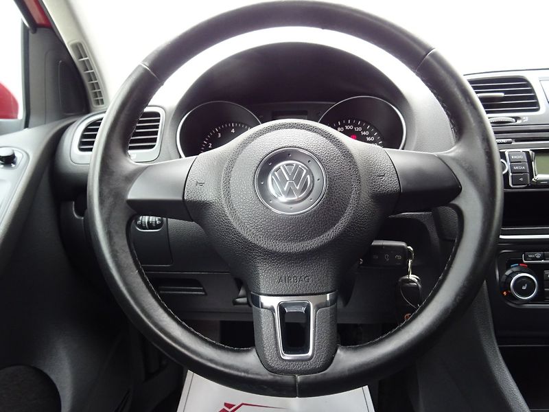 Volkswagen Golf (2009) 1.6i,75kW,1maj,S.kni,klima - fotka 16 z 25
