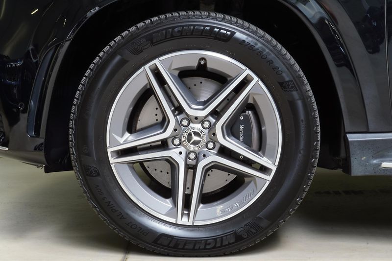 Mercedes-Benz GLE 300d,4matic,AMG,ČR,Tažné,360 - fotka 13 z 36