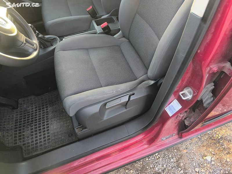 Volkswagen Touran TDI,PĚKNÝ,185TKM,SERVISKA,CENA - fotka 21 z 30