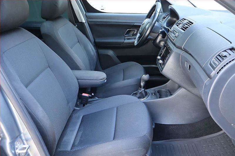 Škoda Roomster (2012) 1.6 TDI, Navi, Tempomat - fotka 9 z 23