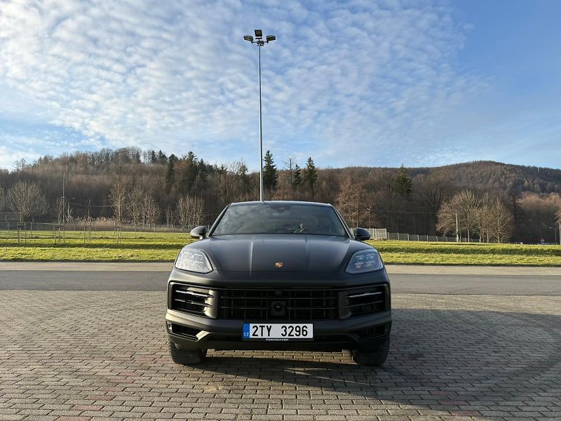 Porsche Cayenne (2024) 4.0 /349kW - fotka 3 z 15