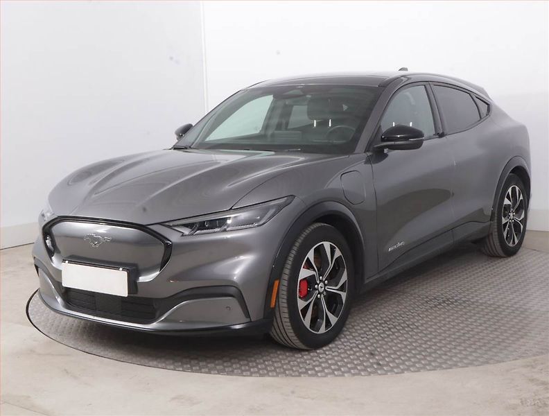 Ford Mustang Mach-E (2021) Standard Range AWD, SoH 93% - fotka 2 z 20
