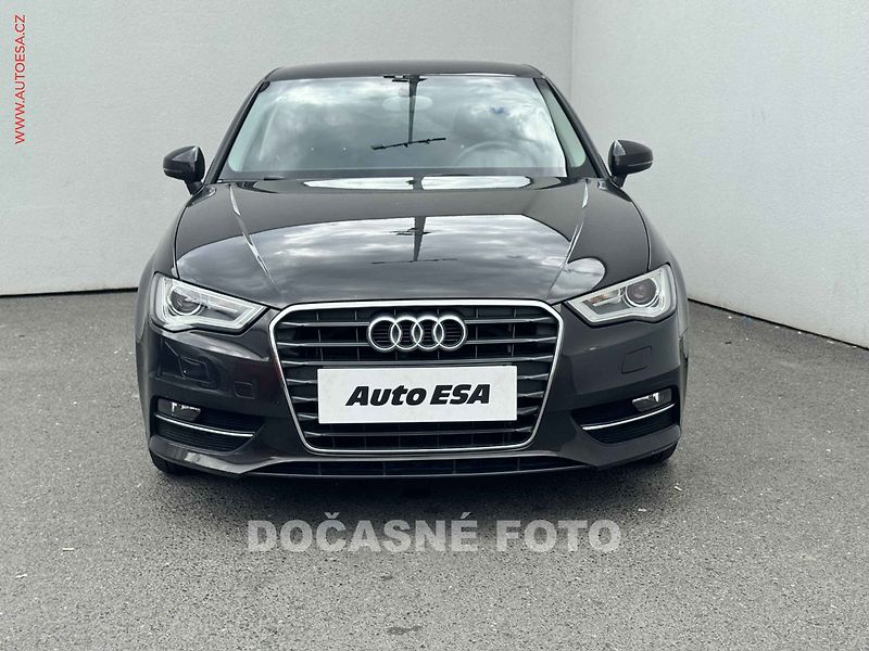 Audi A3 (2013) 2.0TDi, AT, bixen, AC - fotka 2 z 17