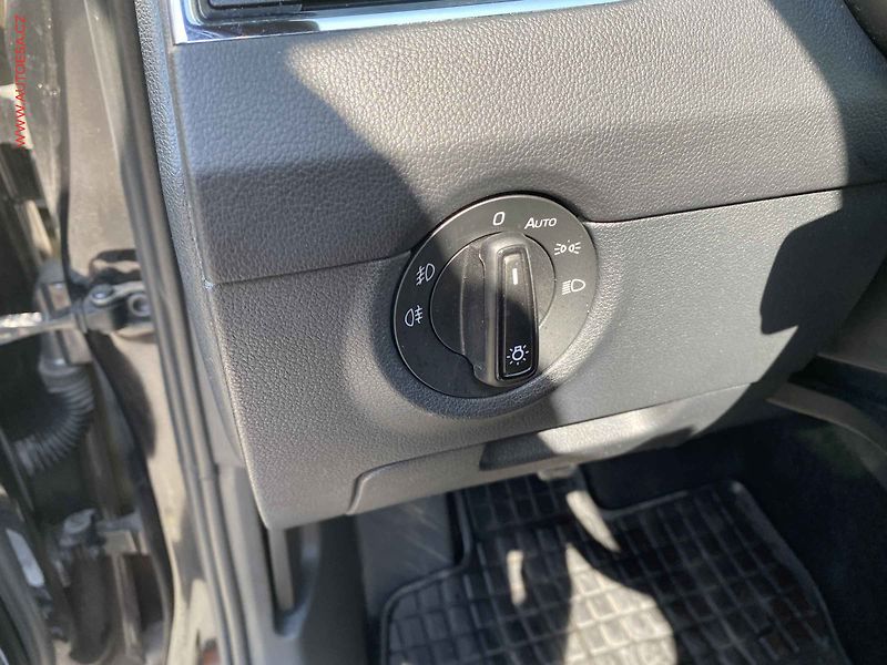 Škoda Octavia (2017) 2.0 TSi, RS, LED, +ALU, panor - fotka 15 z 20