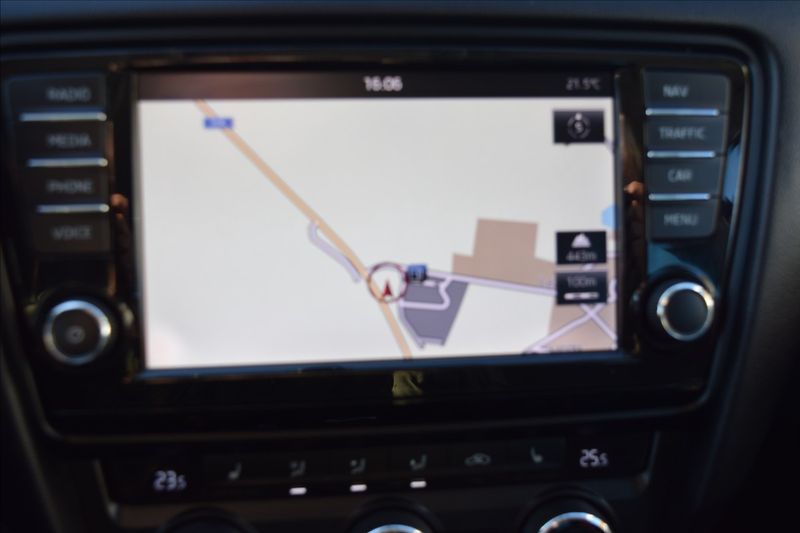 Škoda Octavia 1,6 TDI 77KW ALU KLIMA NAVI - fotka 34 z 48