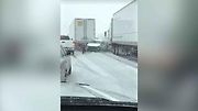 Incident byl součástí hromadné havárie na dálnici I-44 v Missouri.