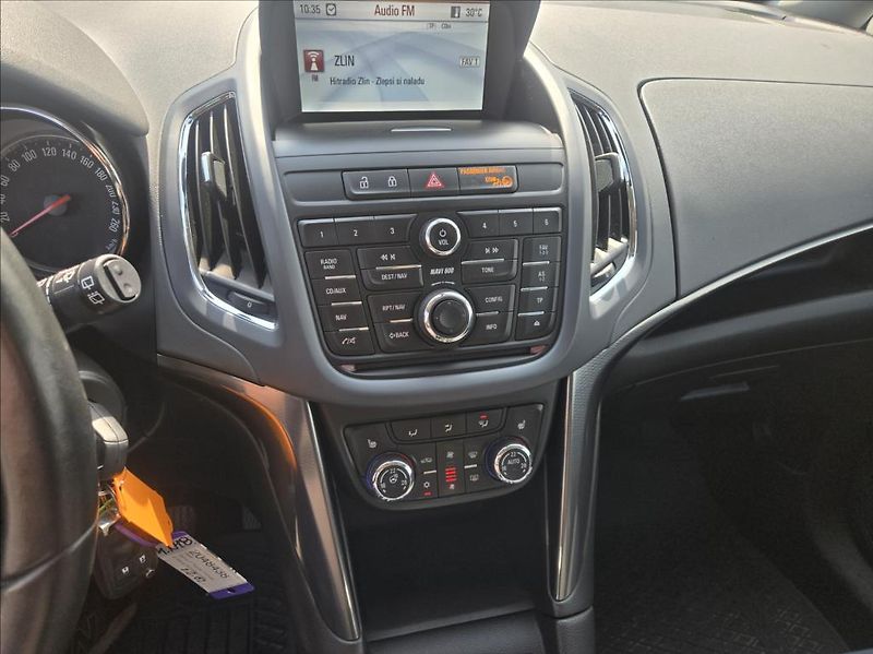 Opel Zafira 2,0 CDTI  TOURER 7 MÍST - fotka 22 z 35
