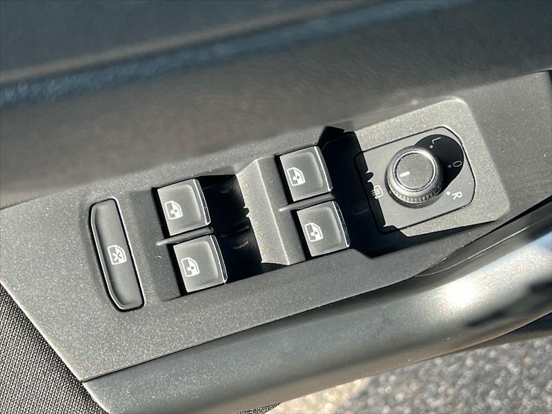 Volkswagen Polo 1,0 TSi 85kW 7DSG HIGHLINE - fotka 20 z 25