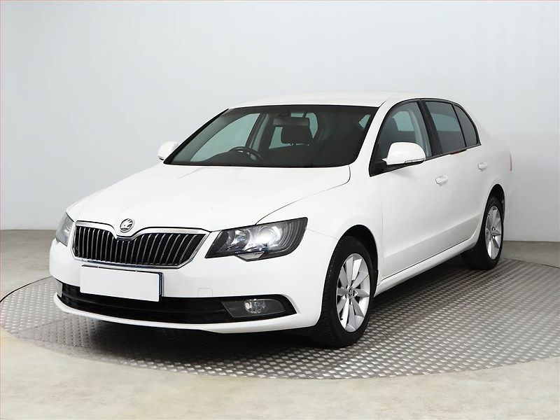 Škoda Superb (2014) Ambition Plus 1.4 TSI, ČR - fotka 2 z 15