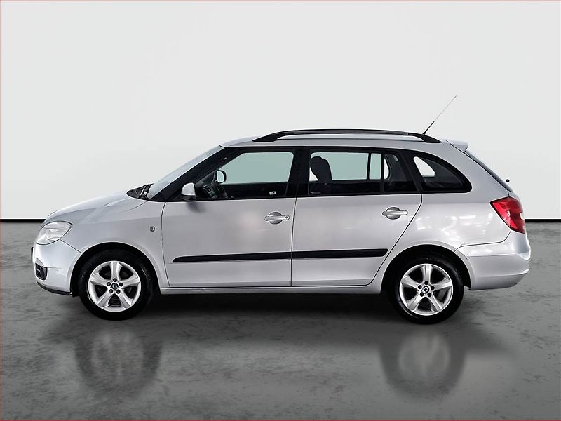 Škoda Fabia (2008) 1.4 16V, po STK, jezdí výborně - fotka 3 z 17