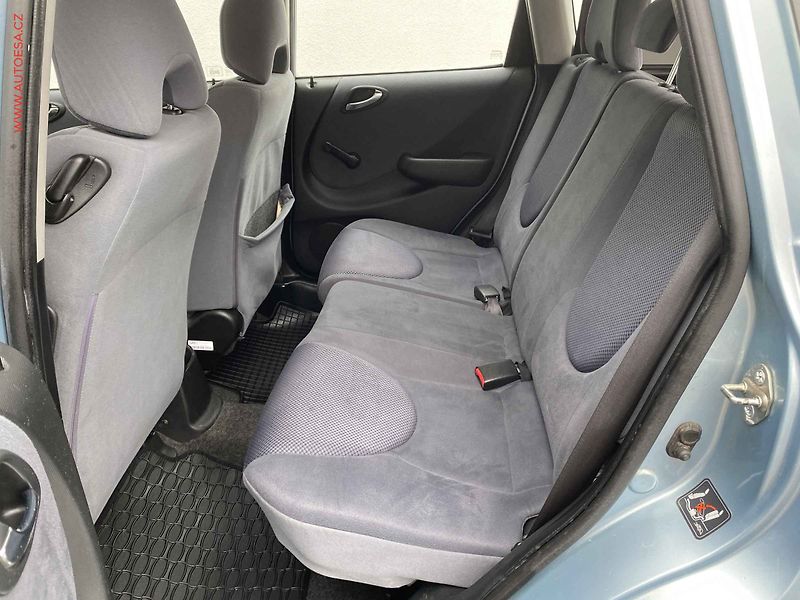 Honda Jazz (2007) 1.3i, ČR, Klima - fotka 10 z 16