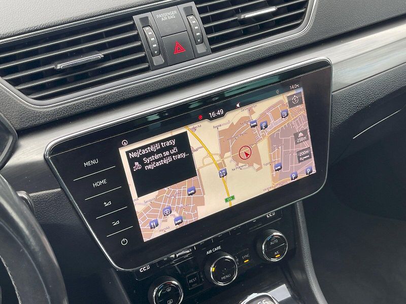 Škoda Superb (2017) Combi 2.0 TDI / 110 kW DSG Sty - fotka 19 z 30