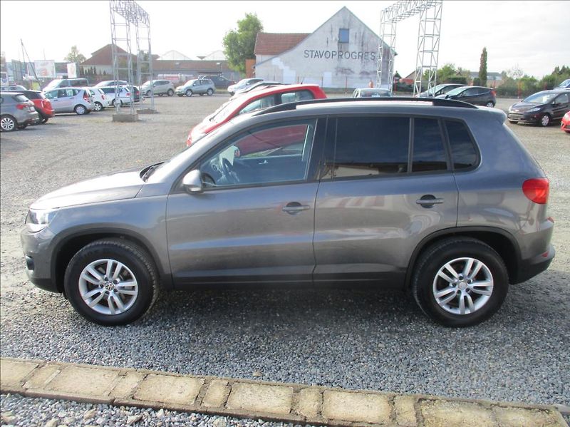 Volkswagen Tiguan 1,4 TSi, aut klima,serv.kn. - fotka 3 z 38