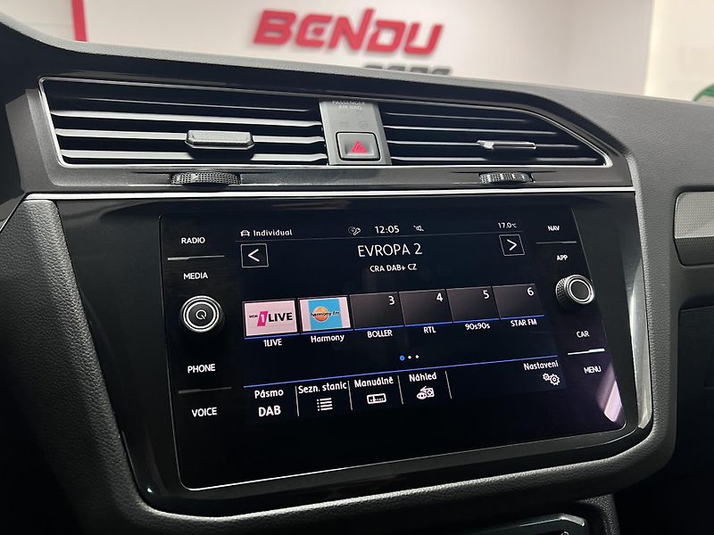 Volkswagen Tiguan IQ.DRIVE, 2.0 TSI 140 kW, 4x4 - fotka 25 z 44