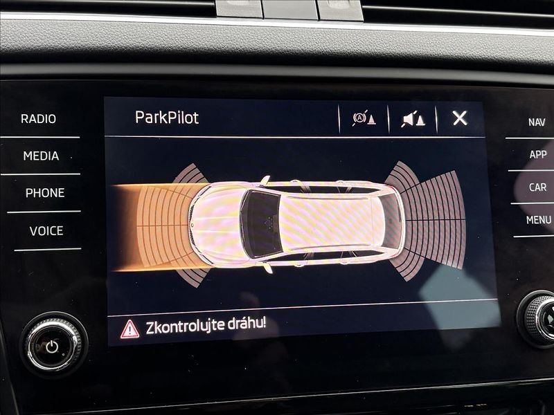 Škoda Octavia 1,6 TDi 85kW DSG,Led,Navi,PDC - fotka 20 z 34