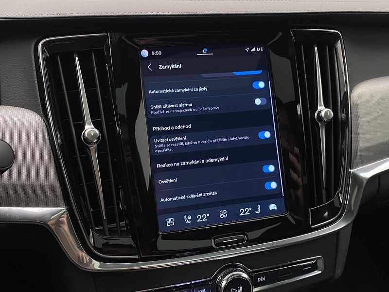 Volvo S90 B5 AWD BLACK ULTIMATE AUT CZ - fotka 57 z 62