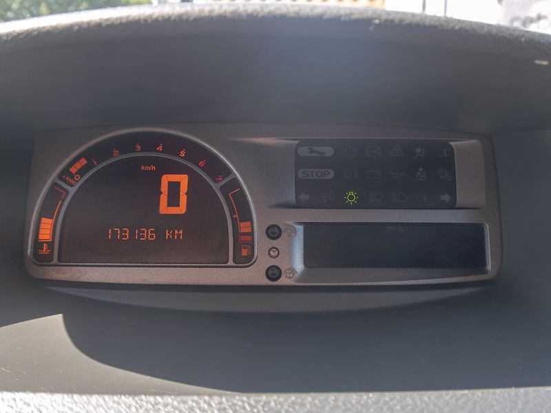 Renault Grand Modus (2008) GRAND 1.2i 55KW – DIGI KLIMA - fotka 15 z 35