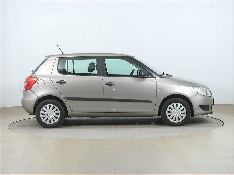 Škoda Fabia (2011) 1.2 - fotka 6 z 13