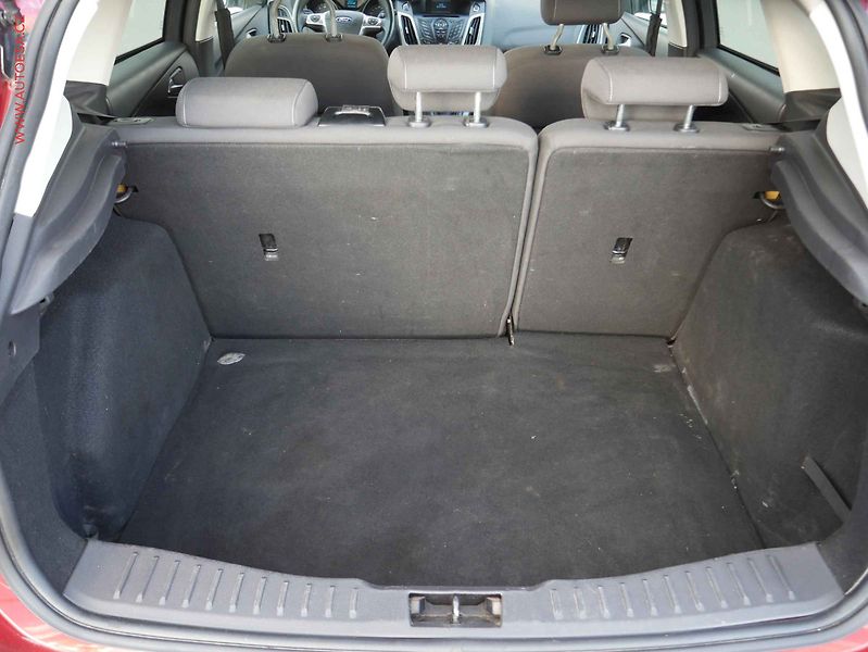 Ford Focus (2013) 1.0 EB, AC, park.asist - fotka 8 z 17