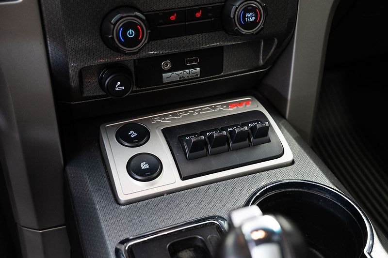 Ford F-150 6.2 SVT - fotka 13 z 24
