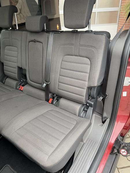 Ford Tourneo Connect (2019) 1,5-PANORAM-TAŽNÉ-VYHŘ.SEDAČKY - fotka 37 z 53